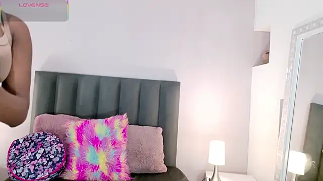 KendraChavez  online show from September 19, 10:10 pm