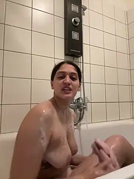 DreamThickCouple online show from December 19, 9:55 pm