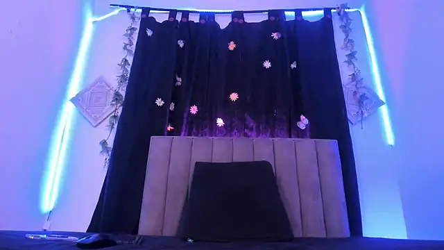 Snapshot of AkiraStone_ chatting on September 25, 12:42 pm AkiraStone online show from September 25, 12:42 pm