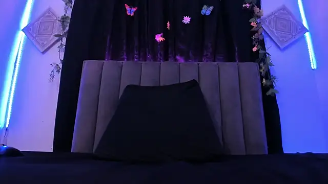 Snapshot of AkiraStone_ chatting on October 21, 12:17 pm AkiraStone online show from October 21, 12:17 pm