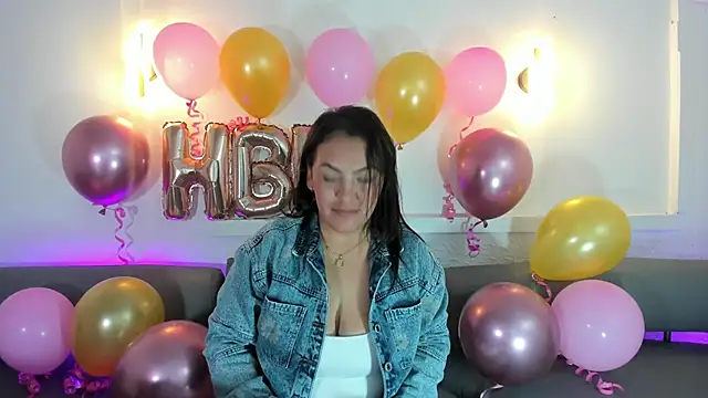 Snapshot of Scarlett_Bj chatting on November 17, 1:39 pm Scarlett Bj online show from November 17, 1:39 pm