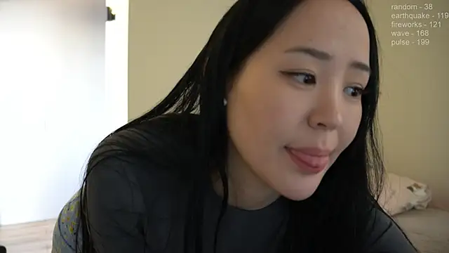 Snapshot of _JiKey_ chatting on December 5, 11:49 am JiKey online show from December 5, 11:49 am