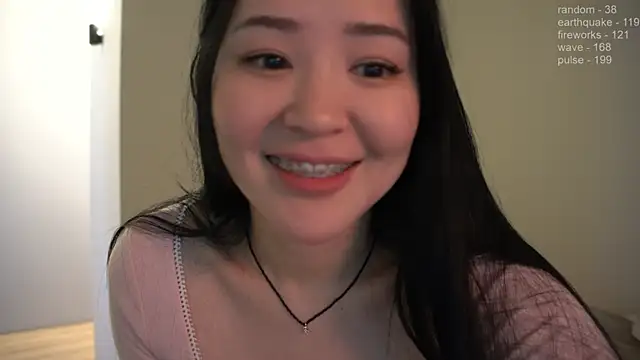 Snapshot of _JiKey_ chatting on December 15, 12:49 pm JiKey online show from December 15, 12:49 pm