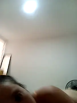 Snapshot of Thaniasandoval chatting on October 17, 8:22 pm Thaniasandoval online show from October 17, 8:22 pm