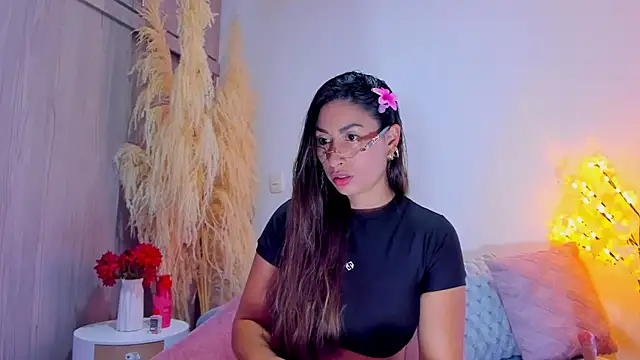 briana preston online show from April 16, 9:39 pm