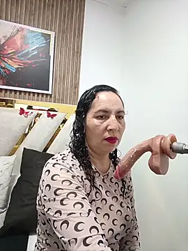 Luna Naughty1 online show from April 14, 7:31 pm