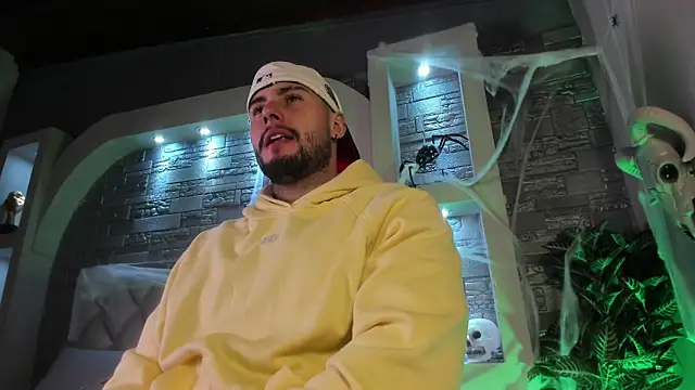 Snapshot of dominic_de_luca chatting on October 24, 1:46 am dominic de luca online show from October 24, 1:46 am