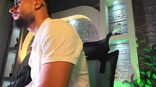 Snapshot of dominic_de_luca chatting on November 5, 4:01 am dominic de luca online show from November 5, 4:01 am