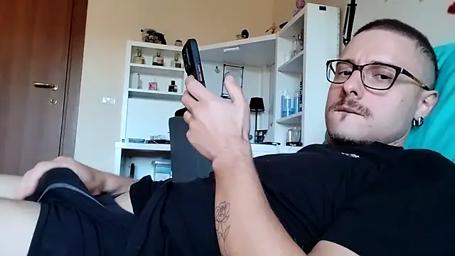 ilovechub112 online show from October 10, 3:33 pm