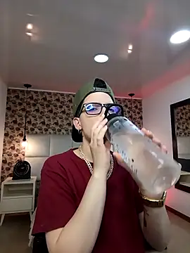 SpencerMontgomery online show from September 15, 7:25 pm