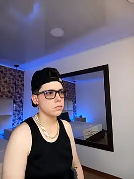 SpencerMontgomery online show from October 18, 6:52 pm