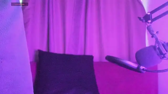 Snapshot of elfernh chatting on September 27, 8:03 pm elfernh online show from September 27, 8:03 pm