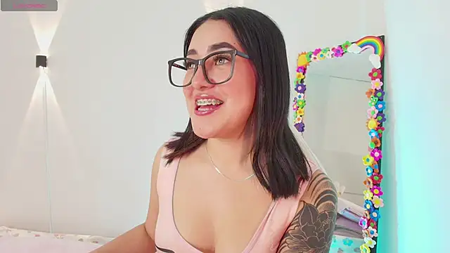 Snapshot of justonecute chatting on September 29, 2:49 am justonecute online show from September 29, 2:49 am