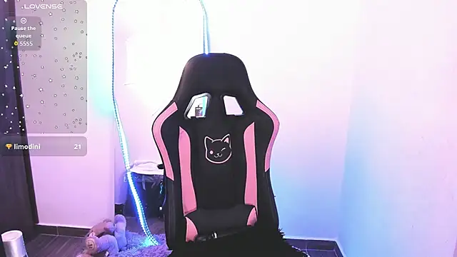 Snapshot of samiacooper25 chatting on October 21, 11:00 am samiacooper25 online show from October 21, 11:00 am