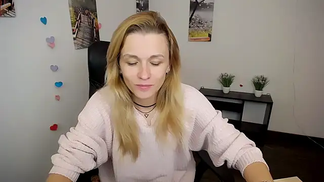 Snapshot of PeppyMia chatting on October 11, 6:56 am PeppyMia online show from October 11, 6:56 am