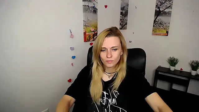 Snapshot of PeppyMia chatting on October 21, 6:03 am PeppyMia online show from October 21, 6:03 am