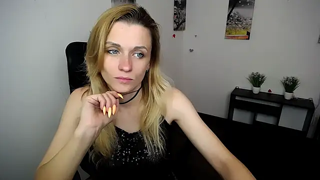 Snapshot of PeppyMia chatting on October 24, 6:10 am PeppyMia online show from October 24, 6:10 am