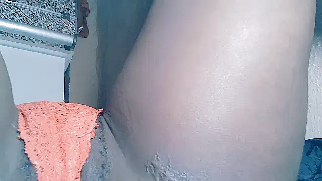 Chloe2001 online show from September 17, 10:44 pm