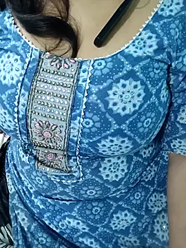 Snapshot of Anjali-bhabhi chatting on November 4, 10:42 pm Anjali-bhabhi online show from November 4, 10:42 pm