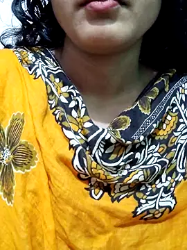 Snapshot of spicysuhana chatting on October 21, 10:43 pm spicysuhana online show from October 21, 10:43 pm