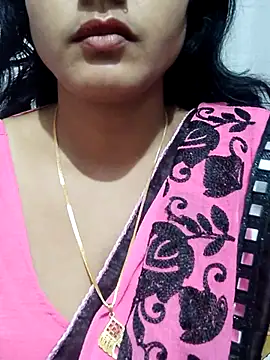 Snapshot of spicysuhana chatting on November 26, 12:22 am spicysuhana online show from November 26, 12:22 am