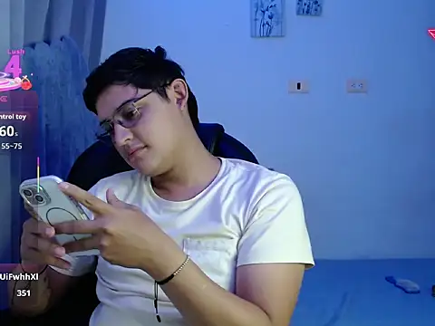 yesitwink  online show from March 25, 2:17 am