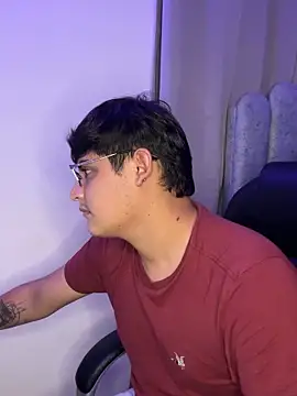 yesitwink  online show from April 1, 4:46 am