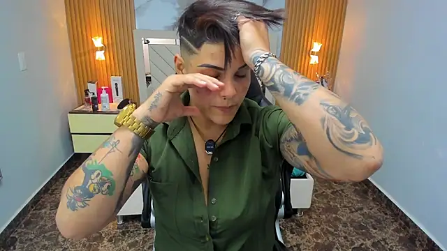 KAROLLJONES1 online show from February 3, 7:52 pm