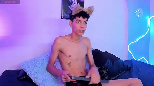 Room 69x online show from September 18, 12:18 pm