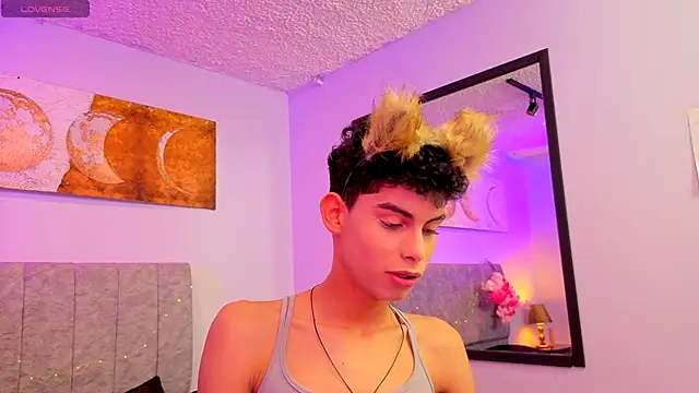 Room 69x online show from September 26, 12:31 pm