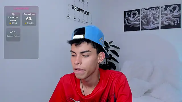 Room 69x online show from November 30, 5:06 pm