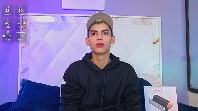 Room 69x online show from April 8, 1:44 pm