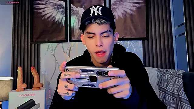 Room 69x online show from April 21, 12:34 am