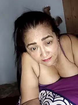 Snapshot of linda_luna29 chatting on September 18, 1:51 am linda luna29 online show from September 18, 1:51 am