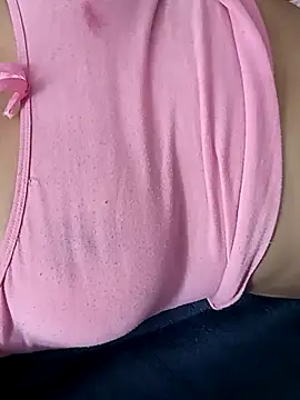 Snapshot of linda_luna29 chatting on October 19, 6:08 pm linda luna29 online show from October 19, 6:08 pm