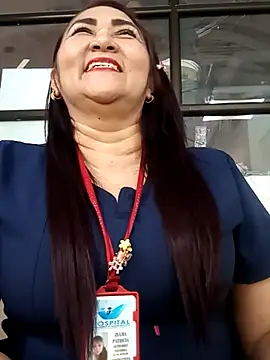 Snapshot of linda_luna29 chatting on December 17, 8:59 pm linda luna29 online show from December 17, 8:59 pm