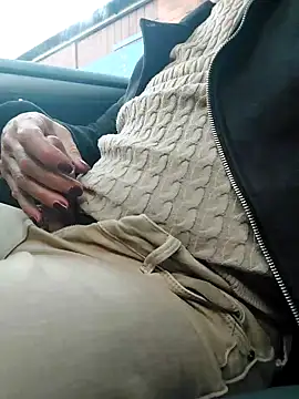 Snapshot of lynxman chatting on December 3, 8:34 am lynxman online show from December 3, 8:34 am