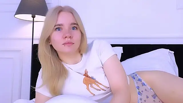 Snapshot of ANNABELLE_LU chatting on October 14, 2:23 am ANNABELLE LU online show from October 14, 2:23 am