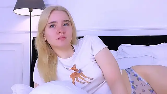 Snapshot of ANNABELLE_LU chatting on October 24, 2:19 am ANNABELLE LU online show from October 24, 2:19 am