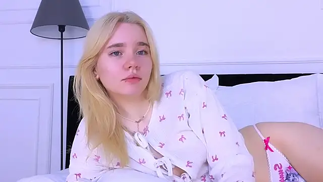 Snapshot of ANNABELLE_LU chatting on October 29, 2:47 am ANNABELLE LU online show from October 29, 2:47 am