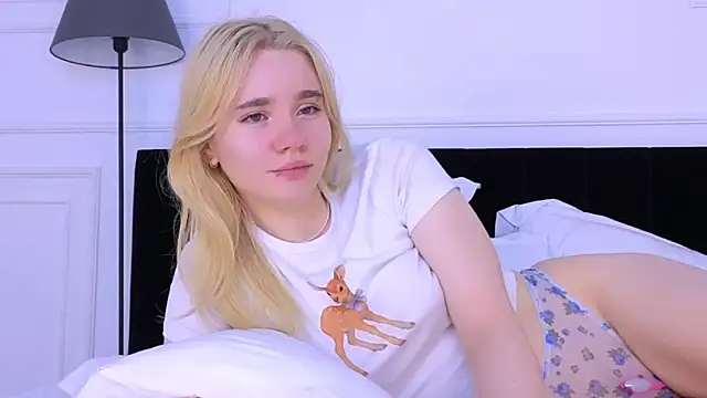 Snapshot of ANNABELLE_LU chatting on October 30, 2:35 am ANNABELLE LU online show from October 30, 2:35 am