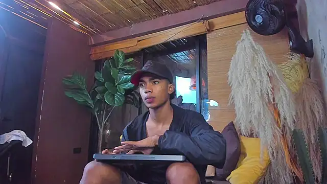 AlanCutee online show from December 3, 11:19 am