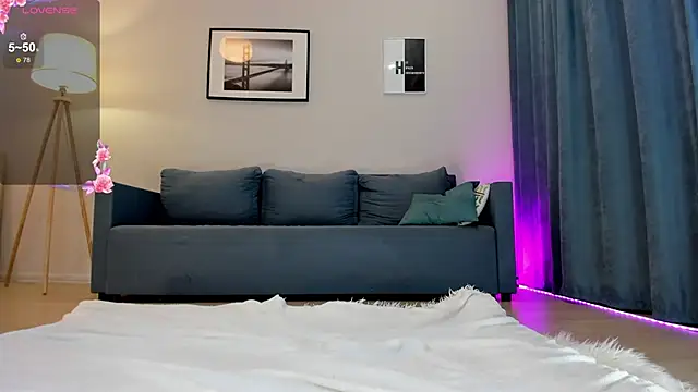 Snapshot of Obaldelaa chatting on October 11, 3:21 pm Obaldelaa online show from October 11, 3:21 pm