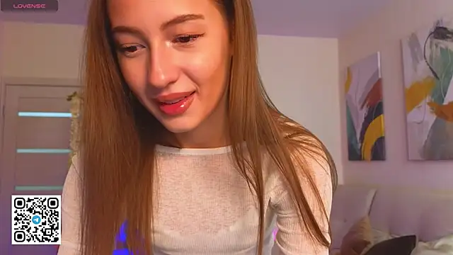 Snapshot of EsyaMeglin chatting on October 5, 2:10 am EsyaMeglin online show from October 5, 2:10 am