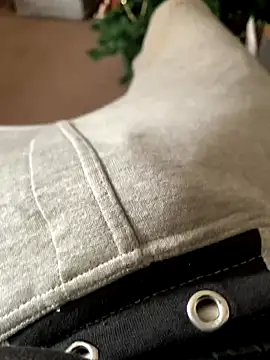 Snapshot of bigdicklad chatting on December 21, 10:22 am bigdicklad online show from December 21, 10:22 am