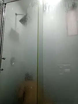 Snapshot of Esmeralda333 chatting on October 22, 2:50 pm Esmeralda333 online show from October 22, 2:50 pm