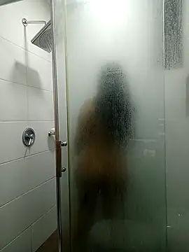 Snapshot of Esmeralda333 chatting on October 23, 11:42 am Esmeralda333 online show from October 23, 11:42 am