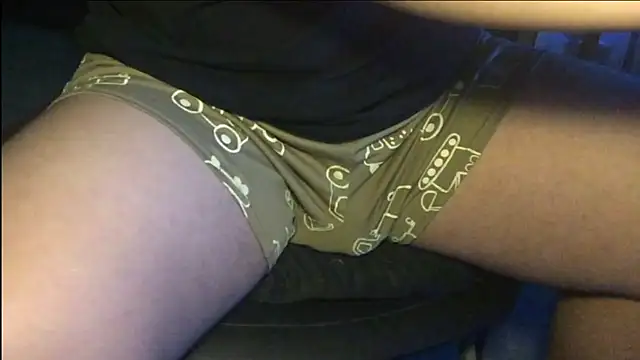 Snapshot of MinhTuan2002 chatting on November 23, 8:19 pm MinhTuan2002 online show from November 23, 8:19 pm