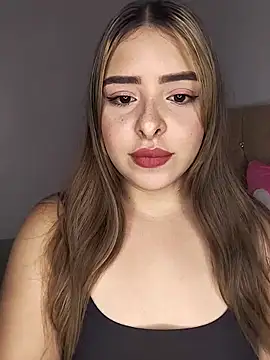 Nahomy cm online show from February 11, 7:30 pm