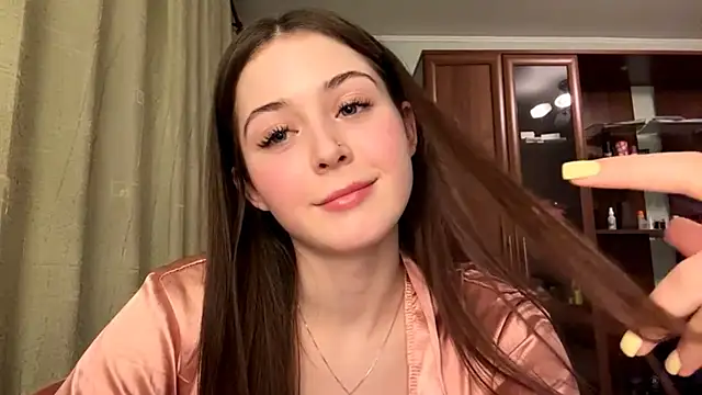 Adel strongwoman online show from March 31, 5:24 pm